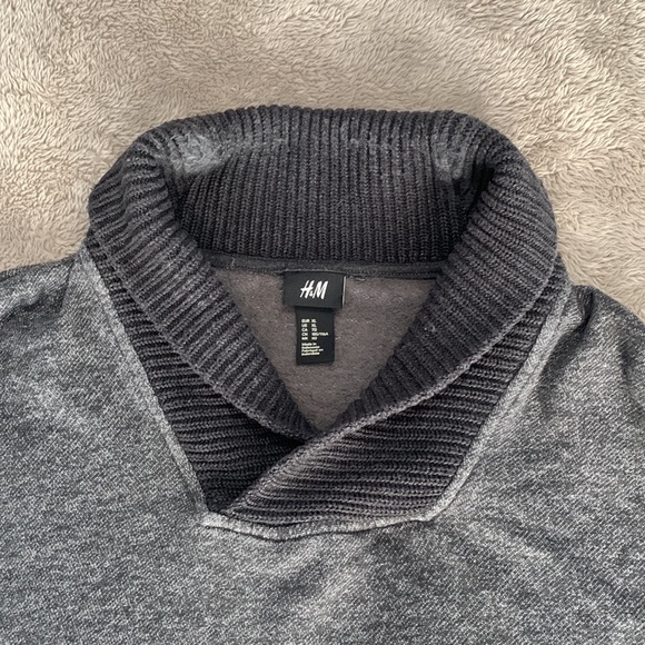 H&M sweater - Picture 2 of 4